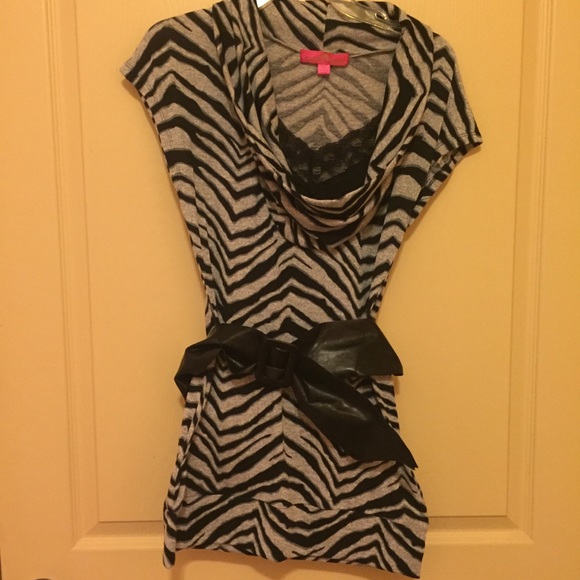 Leopard print sweater with belt - Picture 2 of 3